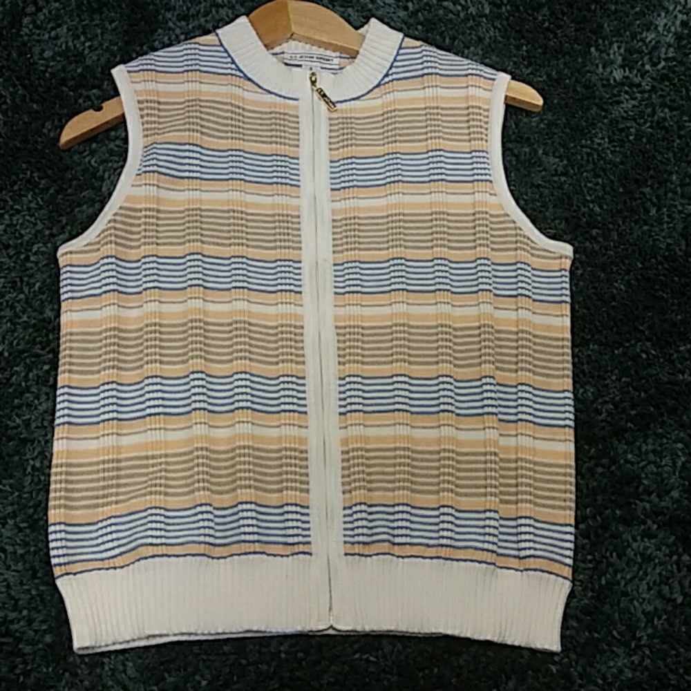St John Sport Vest